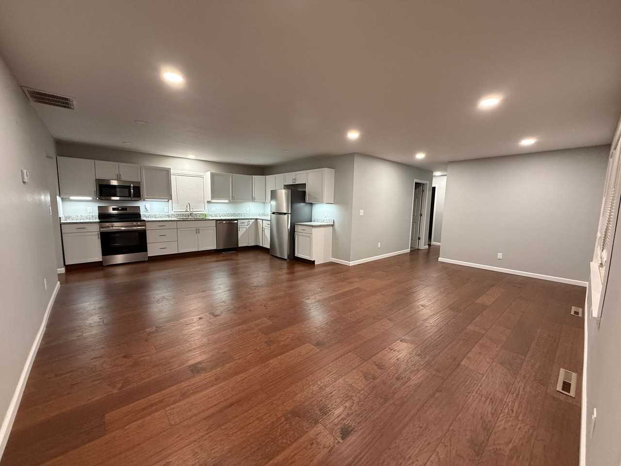 1868 East Street - Photo 2 of 33