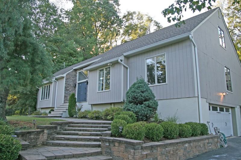 704 River Rd - Photo 2 of 20