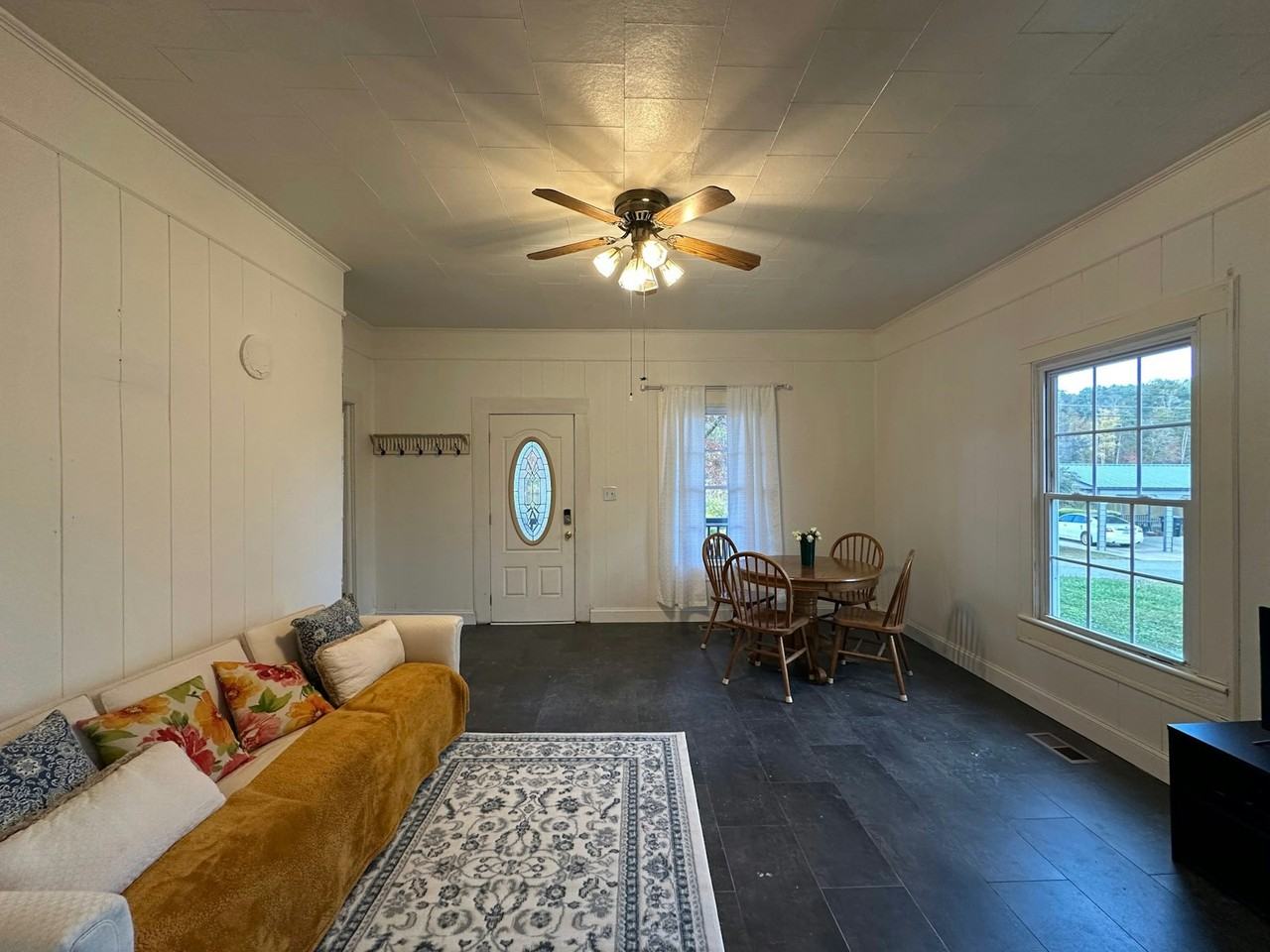 302 Catawba Avenue - Photo 3 of 20