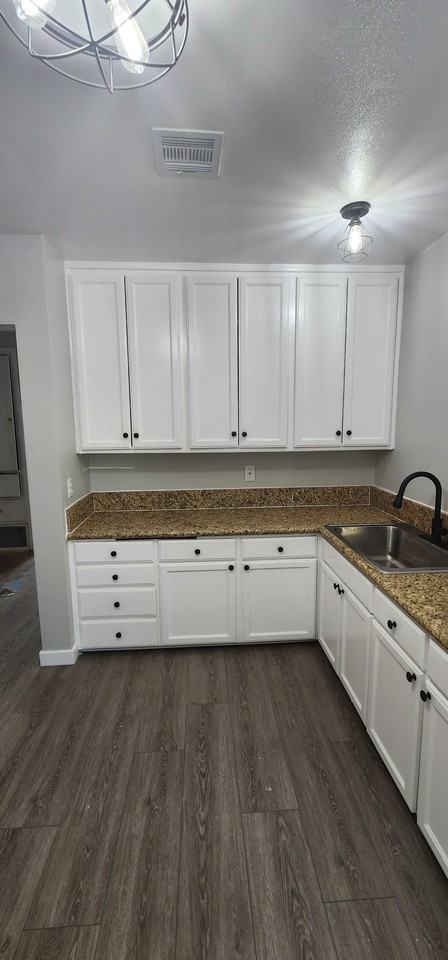 3514 Leroy St #NA - Photo 3 of 21