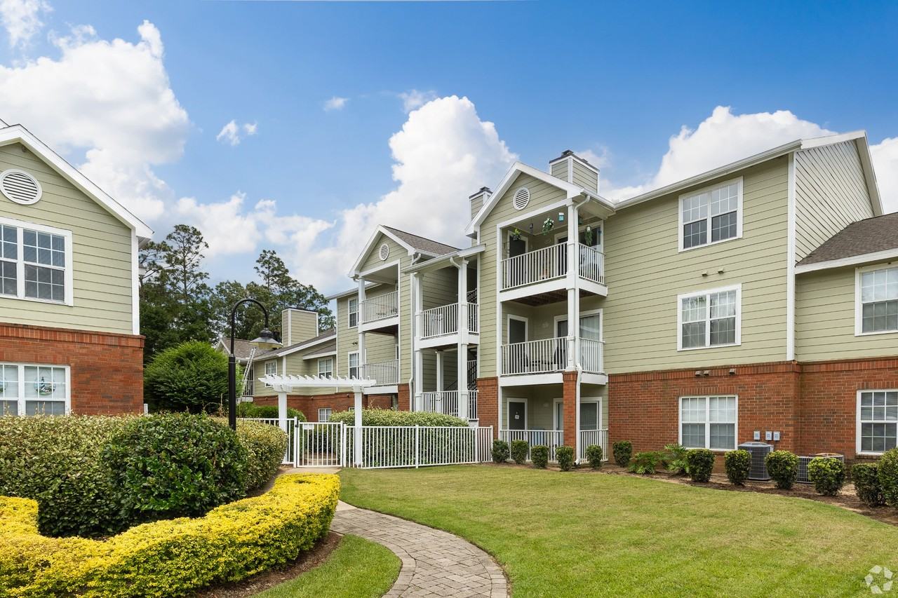 Governors Gate - Photo 7 of 50