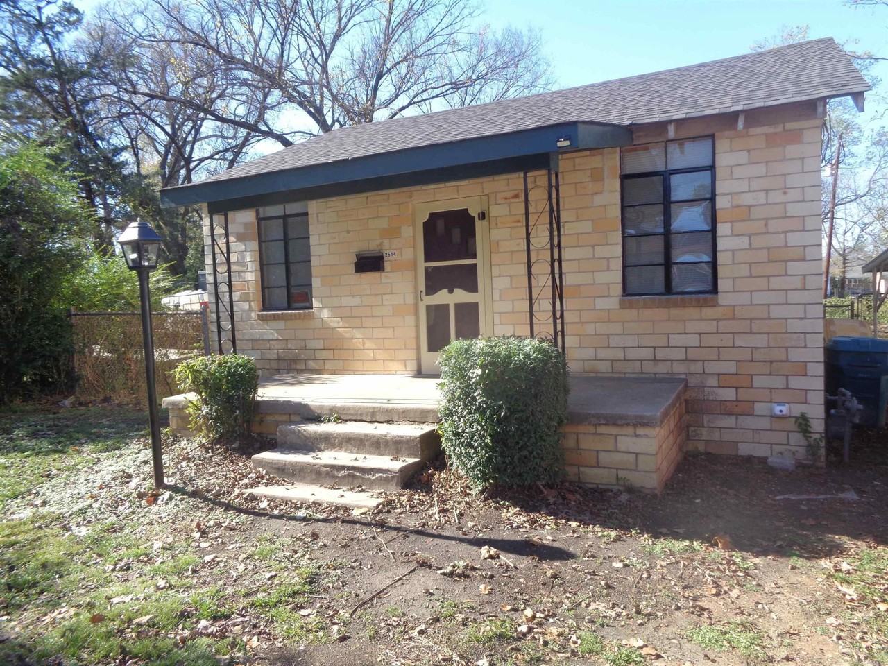 2514 Johnson St - Photo 2 of 18