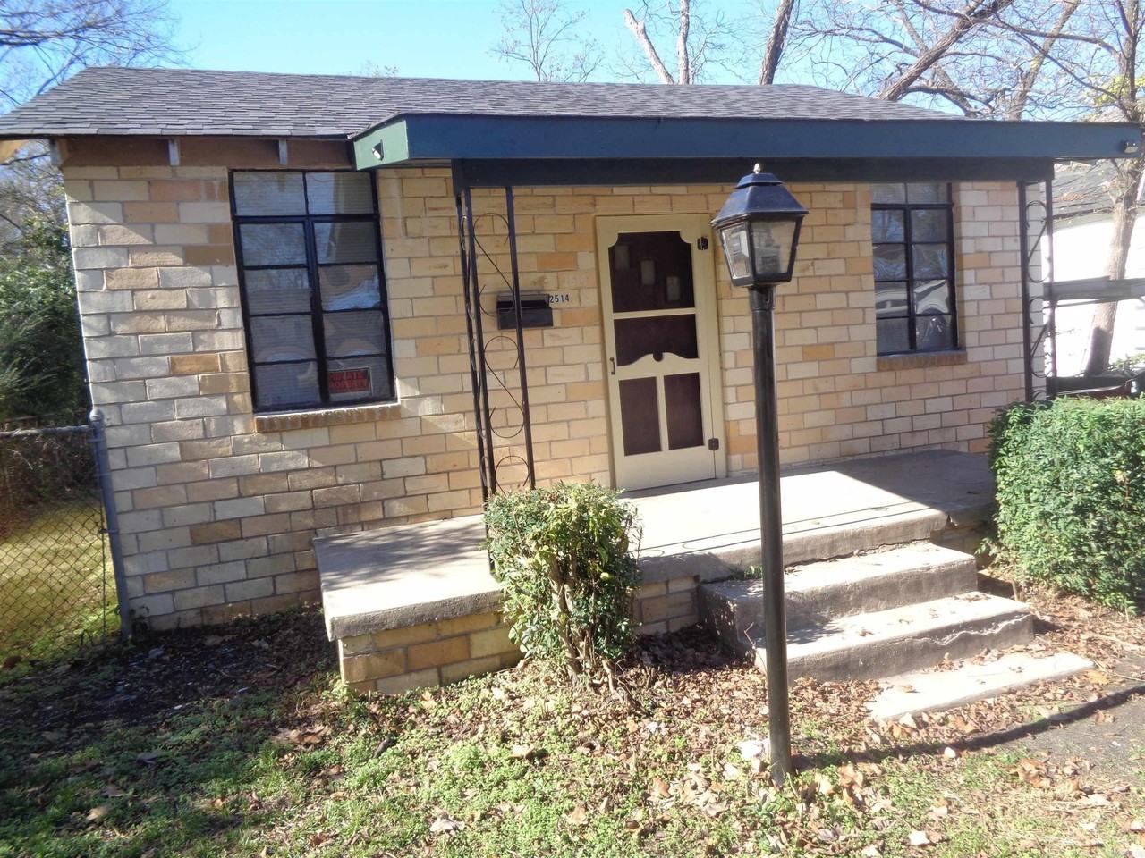 2514 Johnson St - Photo 3 of 18