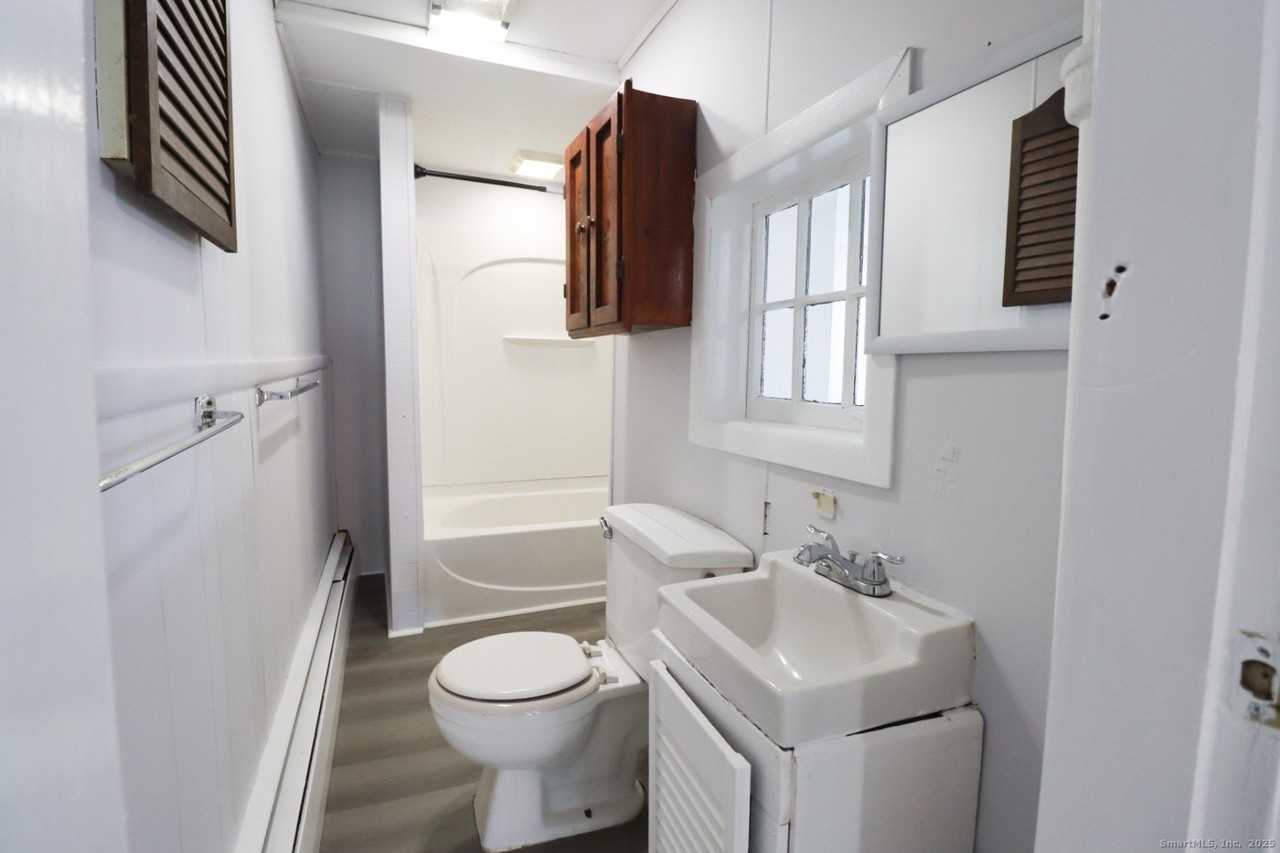 48 Golden St - Photo 3 of 10