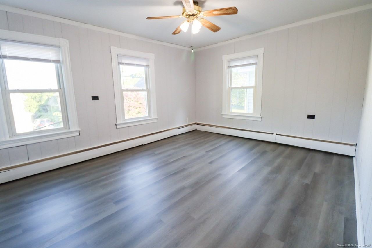 48 Golden St - Photo 5 of 10