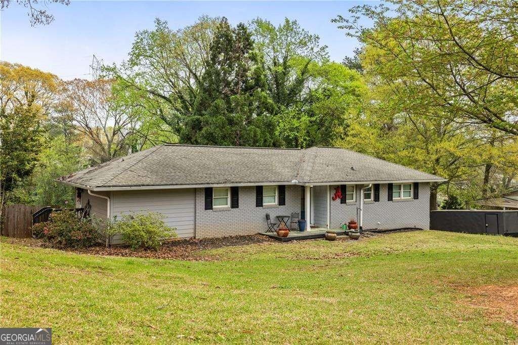 2341 Elmwood Circle Southeast - Photo 3 of 41