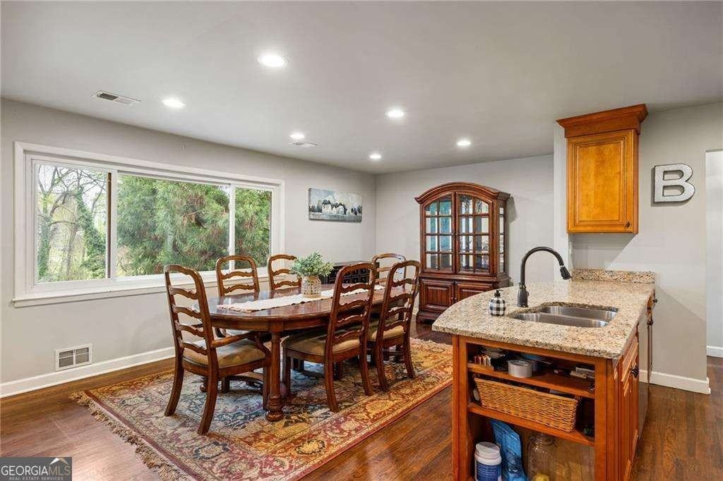 2341 Elmwood Circle Southeast - Photo 5 of 41