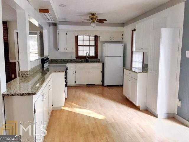 182 Moore Rd - Photo 3 of 13