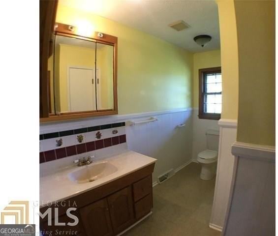 182 Moore Rd - Photo 7 of 13