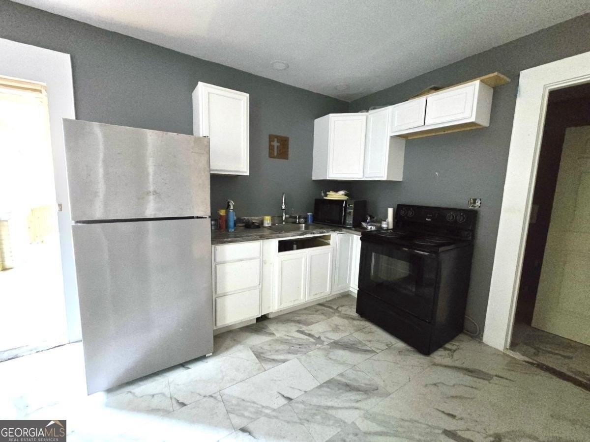 947 Troupe St Unit B #B - Photo 3 of 9