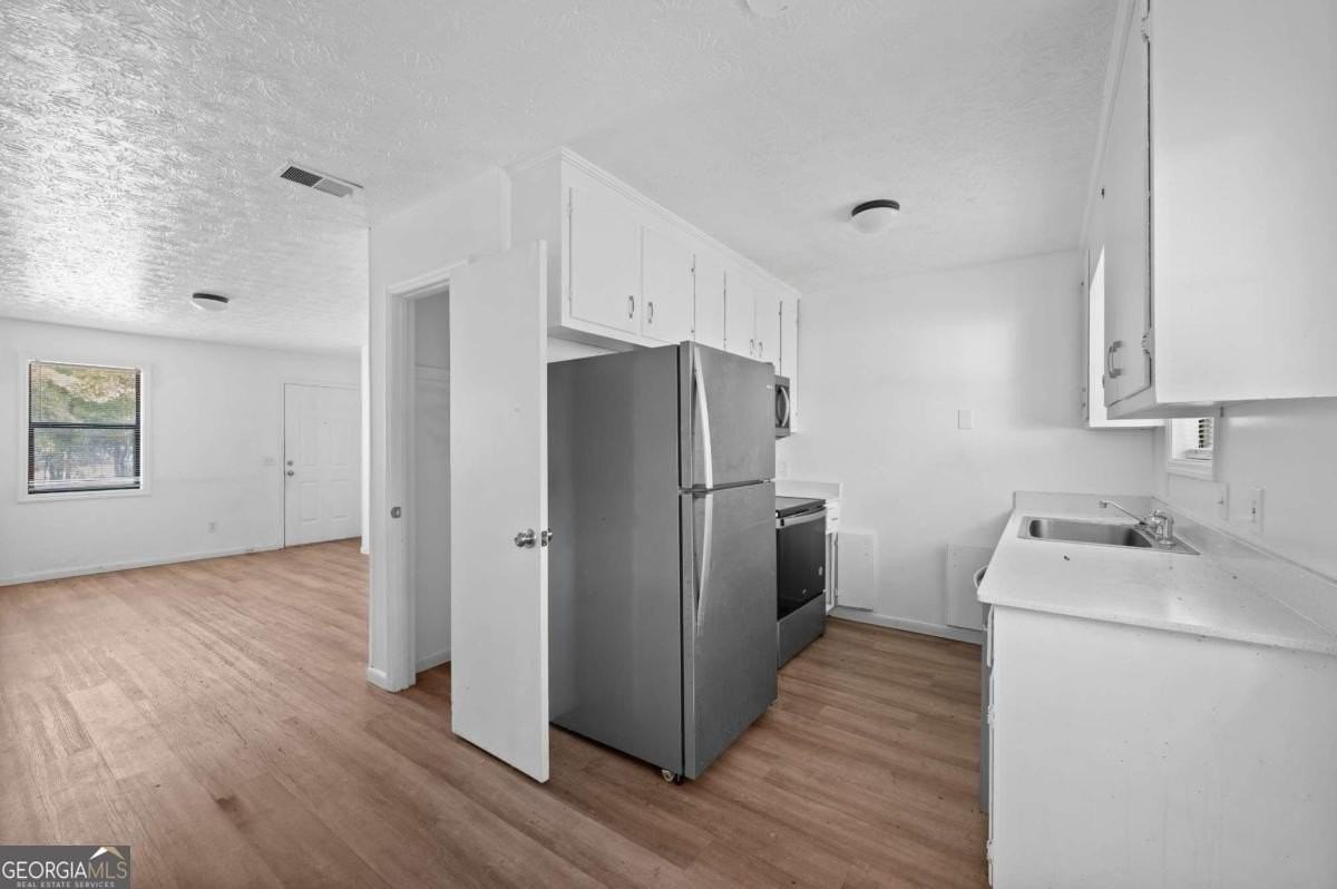 1008 Davis St Unit 14 #14 - Photo 7 of 26