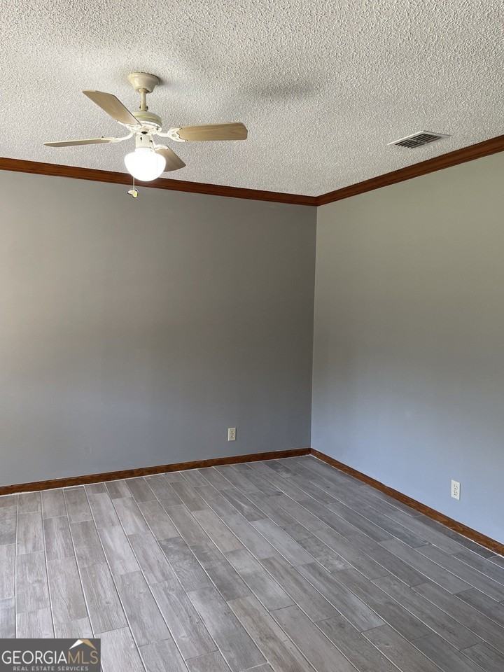 211 N Woodvalley Dr - Photo 6 of 50