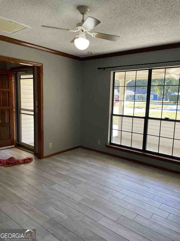 211 N Woodvalley Dr - Photo 7 of 50