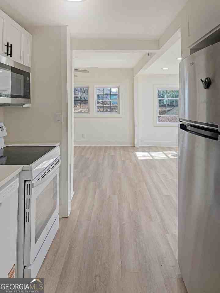 2224 Elizabeth Ave Se - Photo 3 of 12