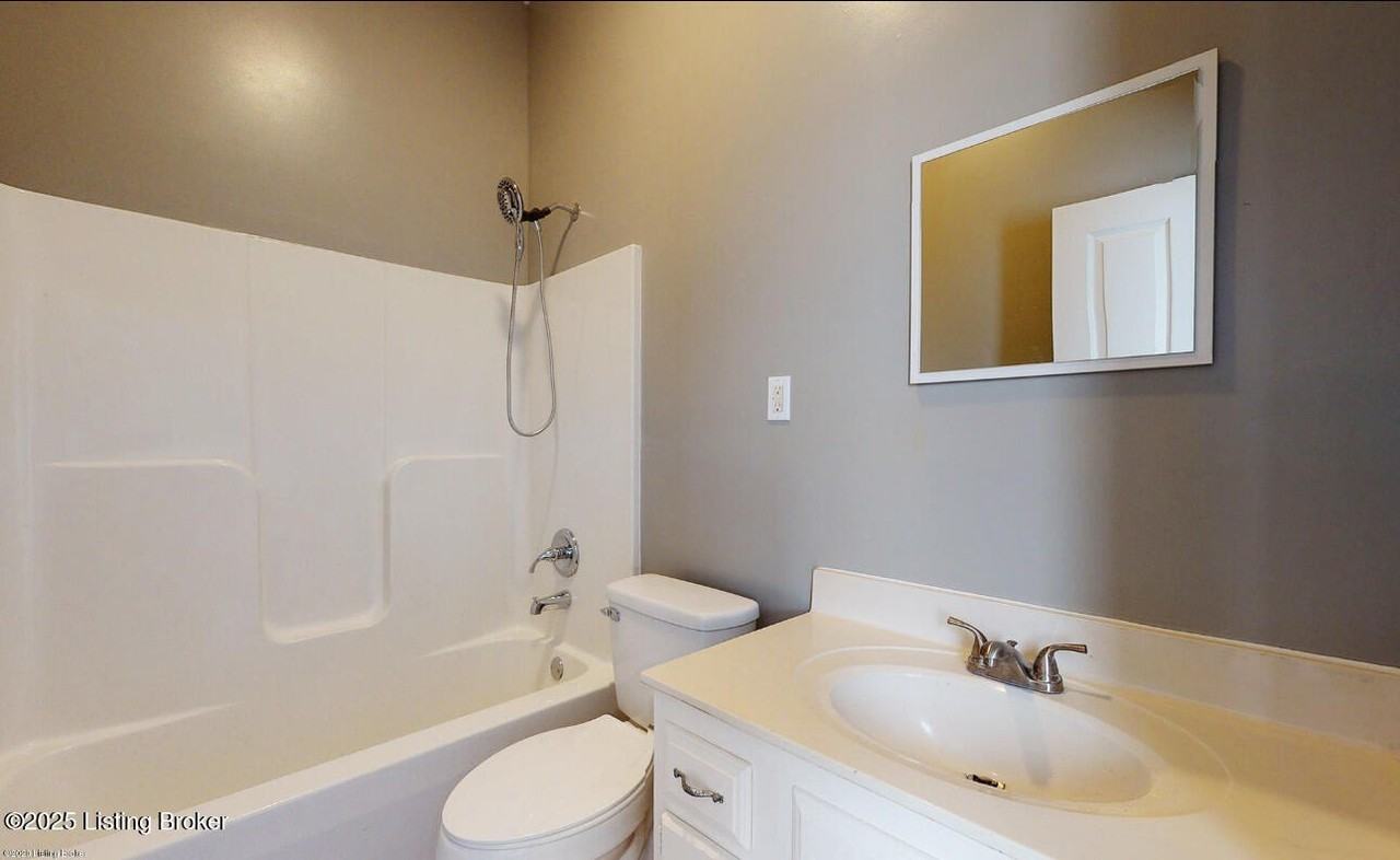 2907 S 5th St - Photo 4 of 4