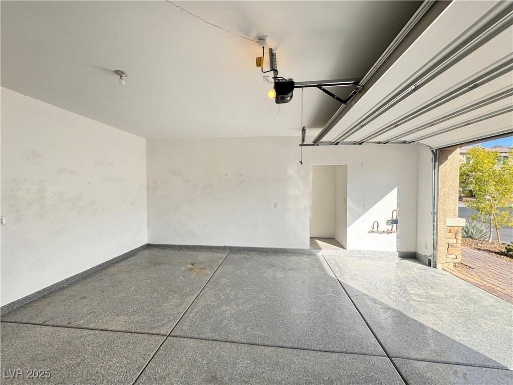 2711 Lindsey Springs St - Photo 3 of 37