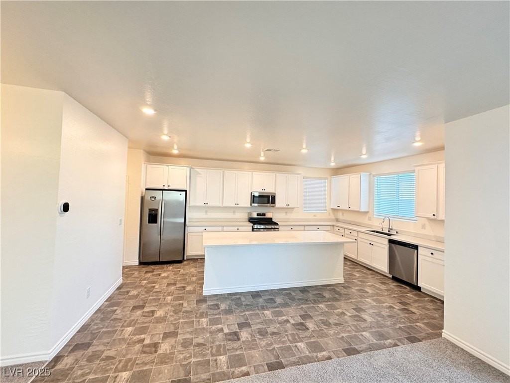 2711 Lindsey Springs St - Photo 6 of 37