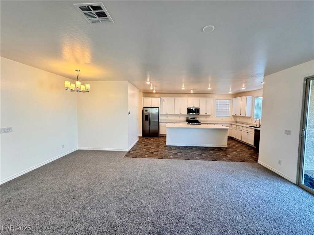 2711 Lindsey Springs St - Photo 7 of 37