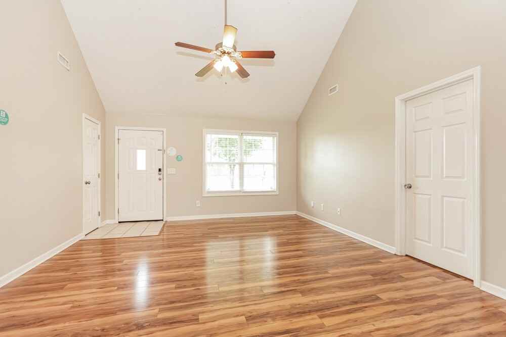 9010 Lomond Dr - Photo 4 of 18