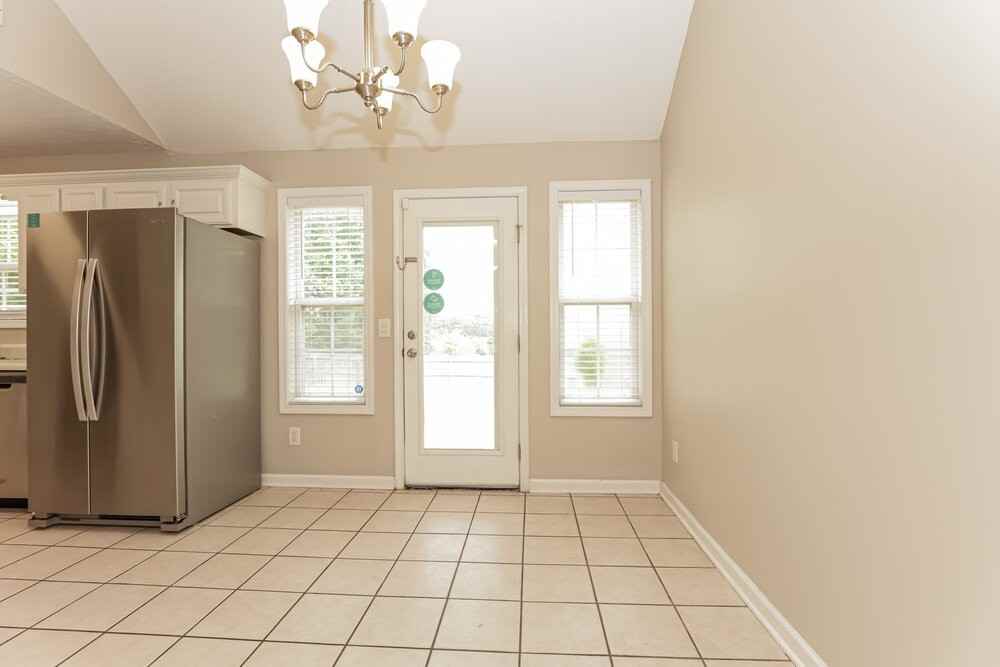 9010 Lomond Dr - Photo 5 of 18