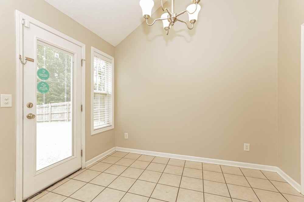 9010 Lomond Dr - Photo 6 of 18