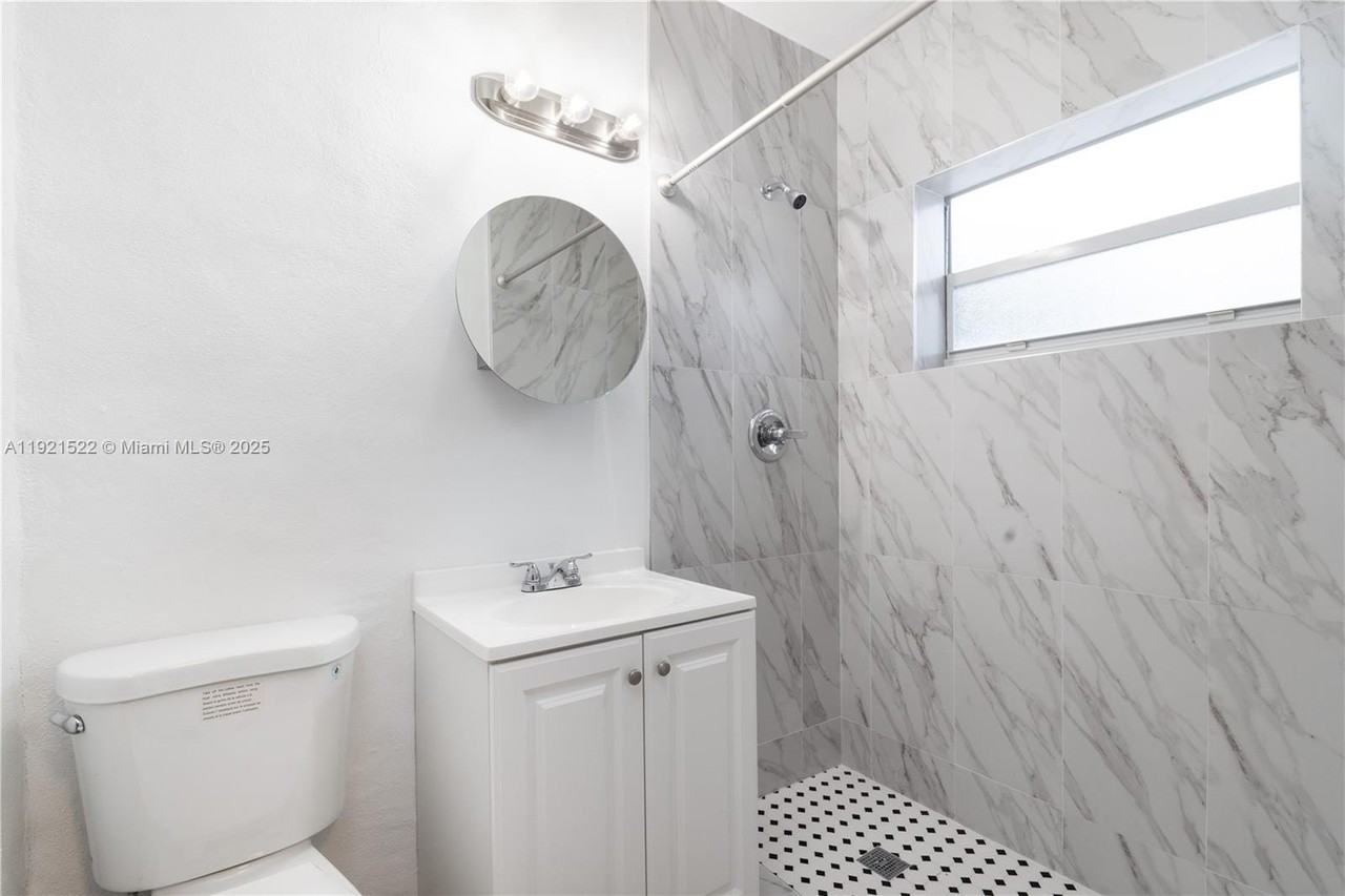 1450 Sw 6th St #1 - Photo 3 of 7