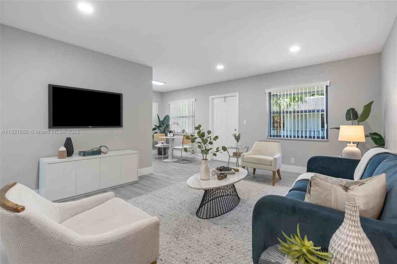 1350 Ne 5th Ter #4 - Photo 4 of 16