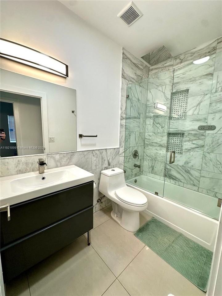 14890 Ne 10th Ave #1 - Photo 6 of 18