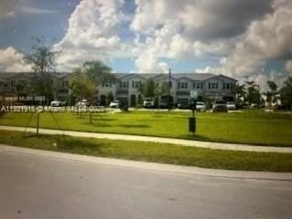 2631 Southeast 11th Street #2631 - Photo 3 of 4