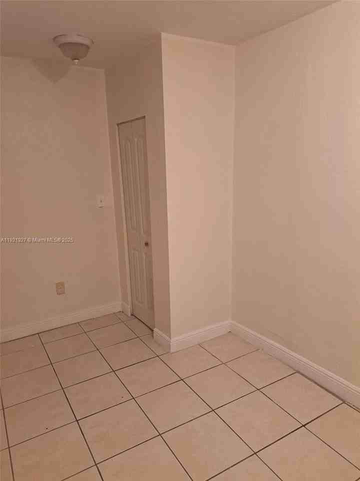 1411 Nw 55th Ter #A - Photo 5 of 9