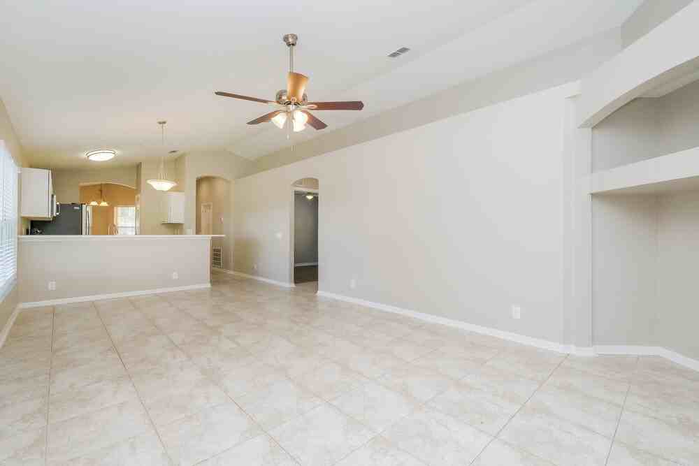 1843 Horsechestnut Court - Photo 3 of 16