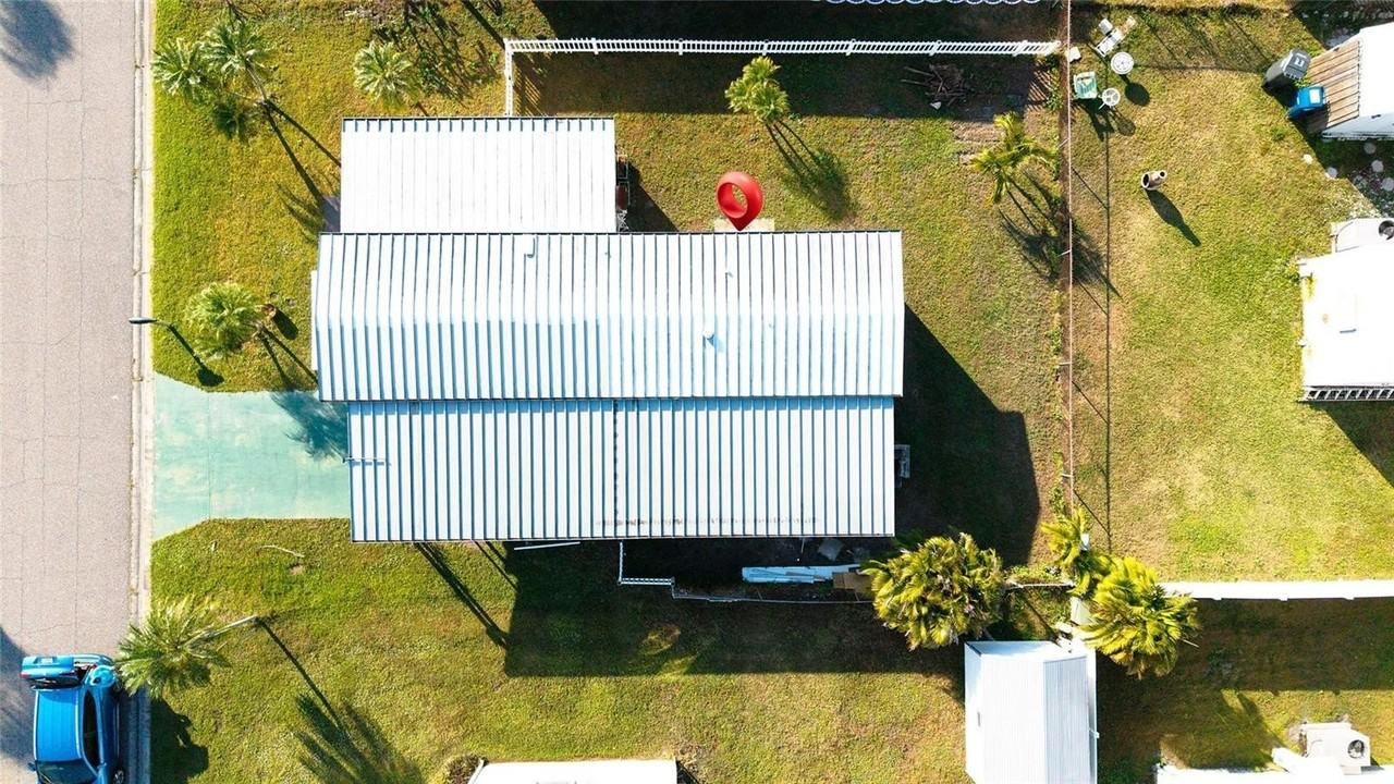 209 50th Avenue Plaza East - Photo 3 of 33