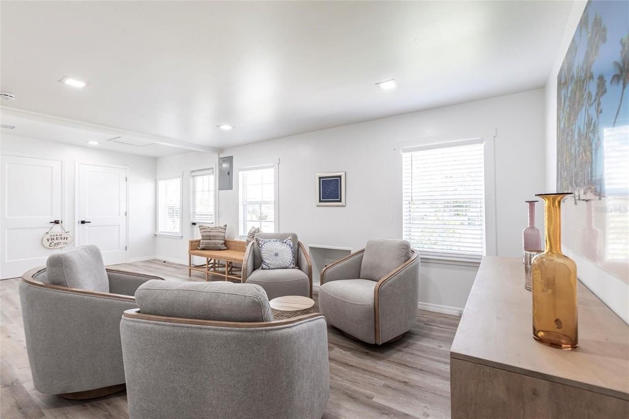 640 Broadway St - Photo 3 of 26