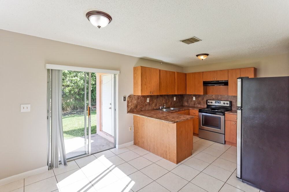 16960 Sw 104th Ave - Photo 5 of 16