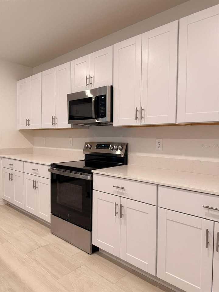 17602 Pleasantview Blvd - Photo 6 of 27