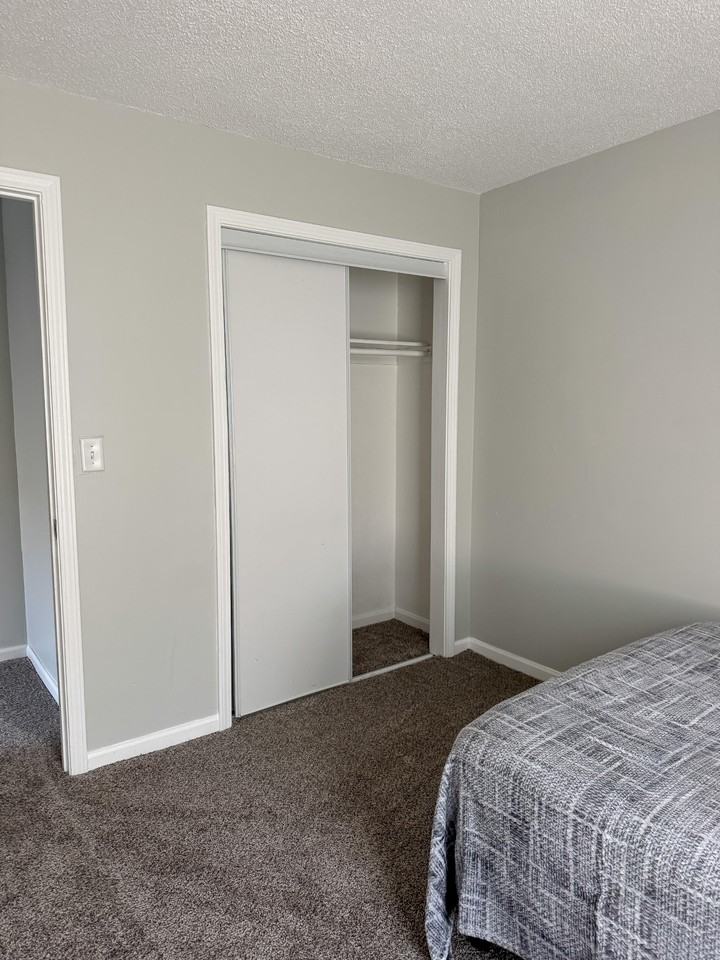 Highland Ave - Photo 4 of 9