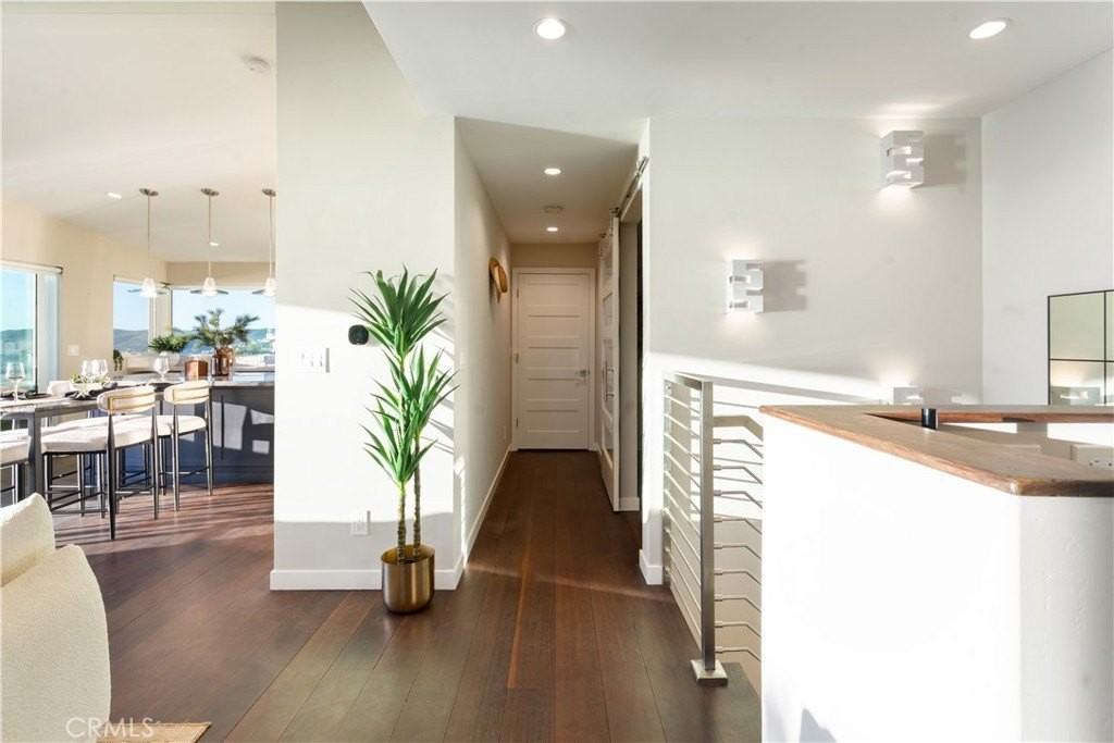 2192 Crestview Dr - Photo 5 of 50