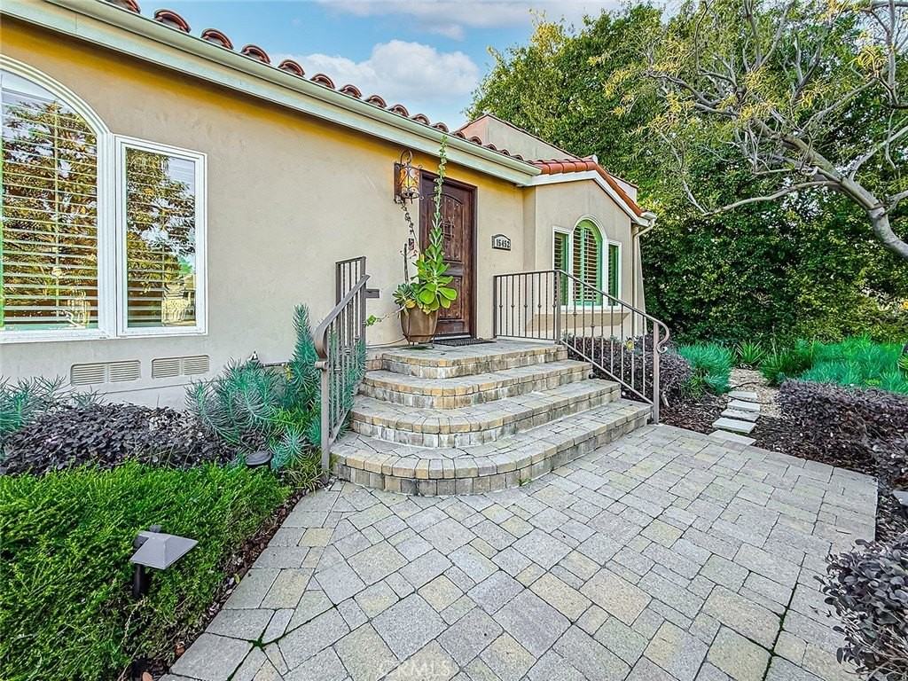 15452 Varden St - Photo 5 of 50