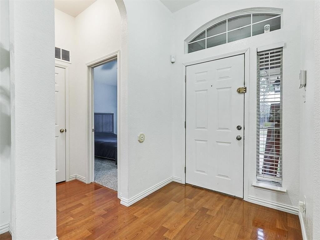 2136 Walden Pl - Photo 3 of 25