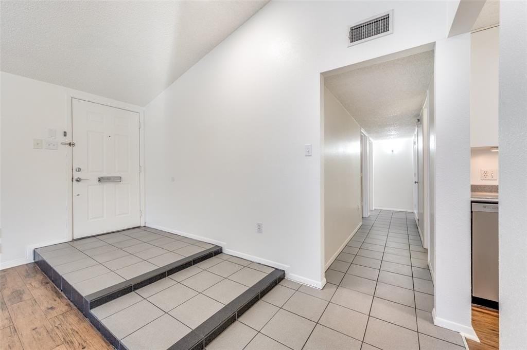 3624 High Bluff Dr - Photo 4 of 24