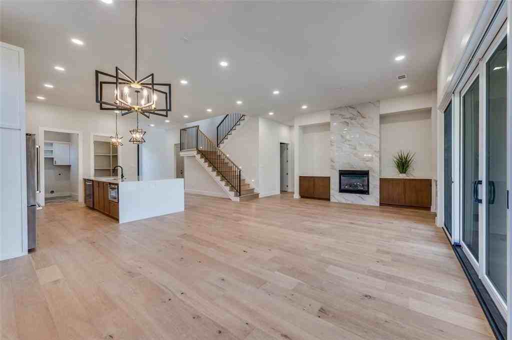 9409 Lenel Pl - Photo 7 of 36