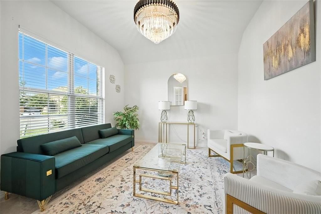 3005 Spring Creek Trl - Photo 4 of 27