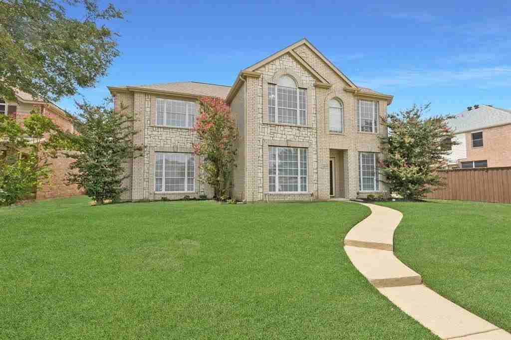 6439 Chester Dr - Photo 2 of 11