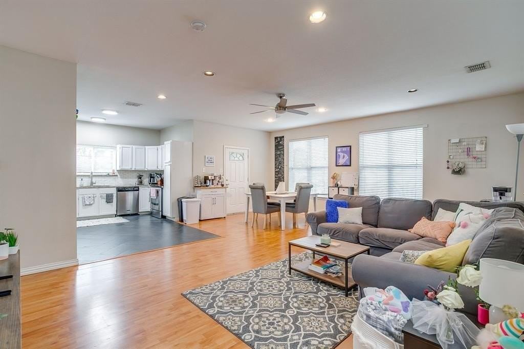 2700 Mccart Ave - Photo 3 of 27