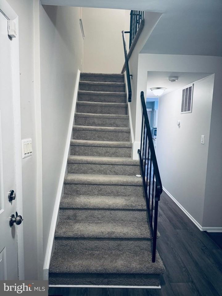 15839 Millbrook Ln Unit 122 #122 - Photo 4 of 19