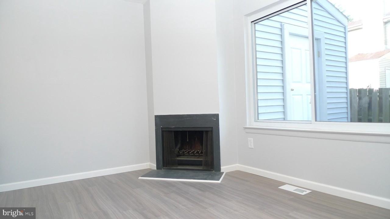 129 Briar Court - Photo 4 of 10