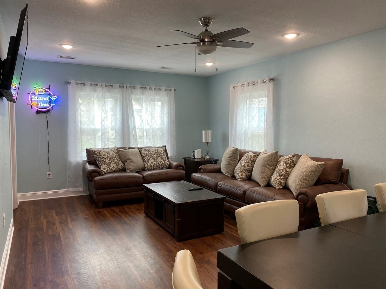 4127 Avenue T 1/2 - Photo 3 of 18