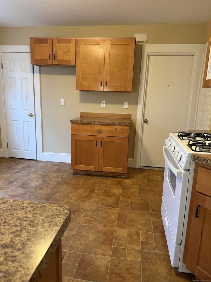 255 Main St - Photo 3 of 14