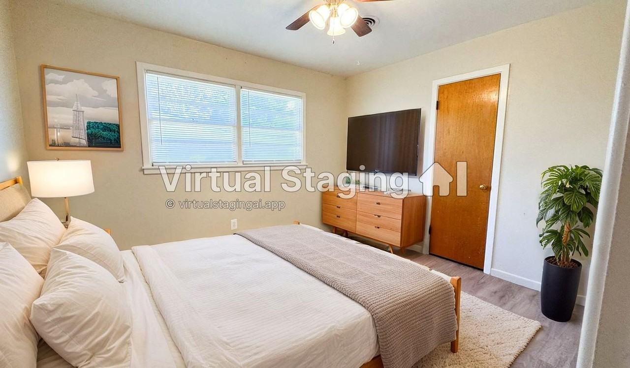 3034 57th St - Photo 4 of 23