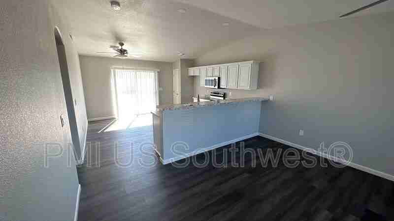 5018 S Rosemary Dr - Photo 7 of 19